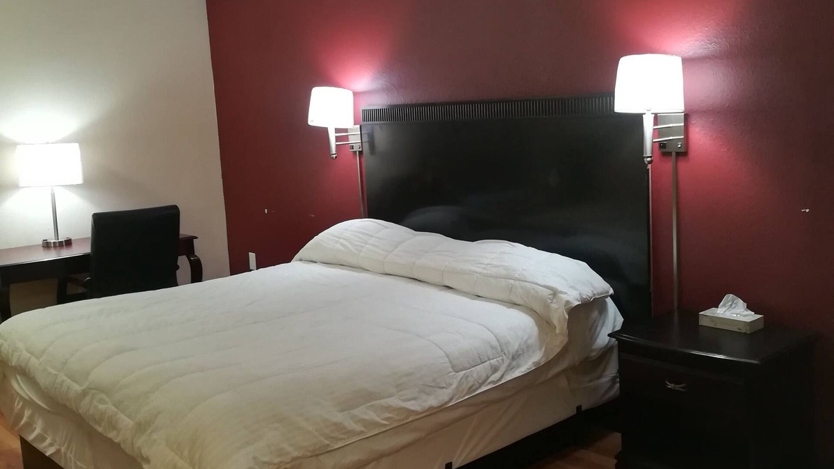 Russett Hotel | Red Crown Inn