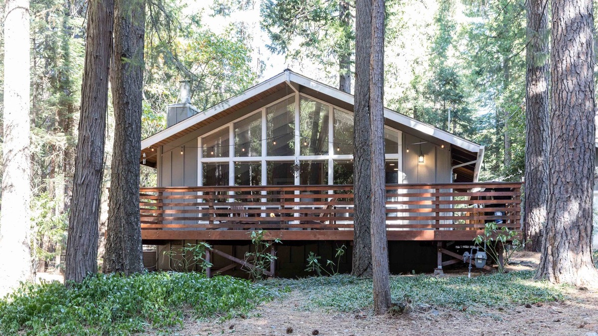 Nevada City House | Red Dog Retreat 5 Star review@AirBnB