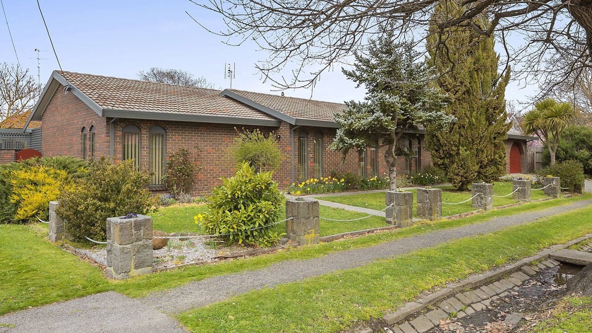 Kyneton House | Red Door, Kyneton-self catering