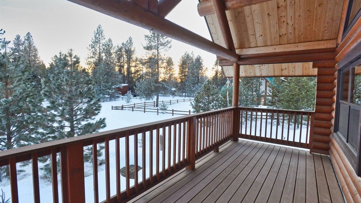 Rivers Crossing House | Red Elk Lodge - Luxury Log Home - Game Room - Wrap Around Deck - Quiet Neighborhood