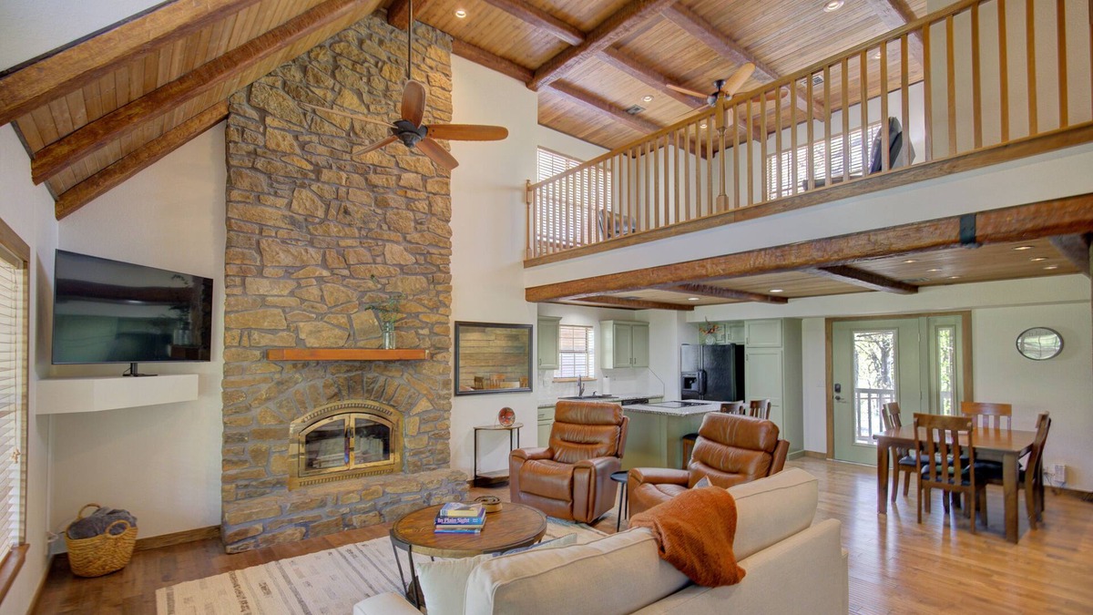 Verdigris House | Red Fox Ridge - Private, Cabin, Large Groups