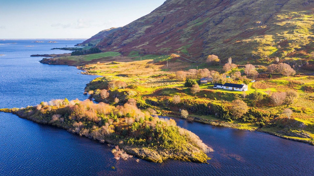 Inishmacatreer House | Red Island House, on the shore of Lough Mask