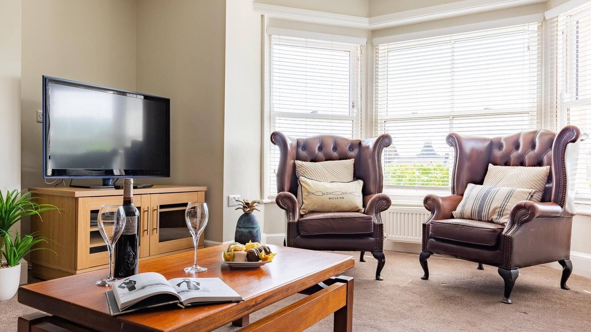 South Cliff Apartment | Red Lea Penthouse & Spa