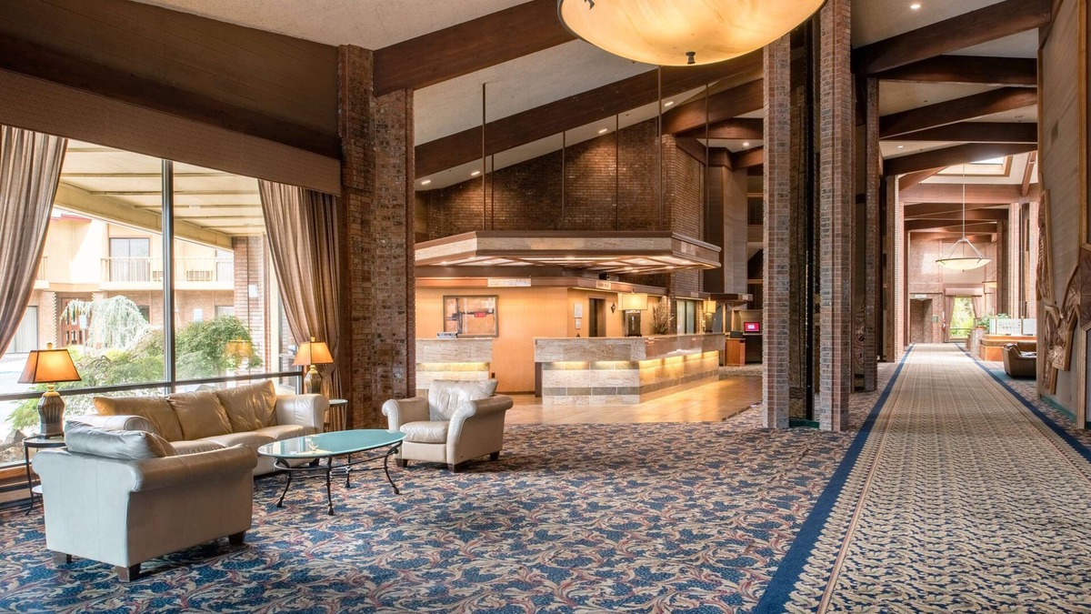 Pasco Hotel | Red Lion Hotel Pasco Airport & Conference Center