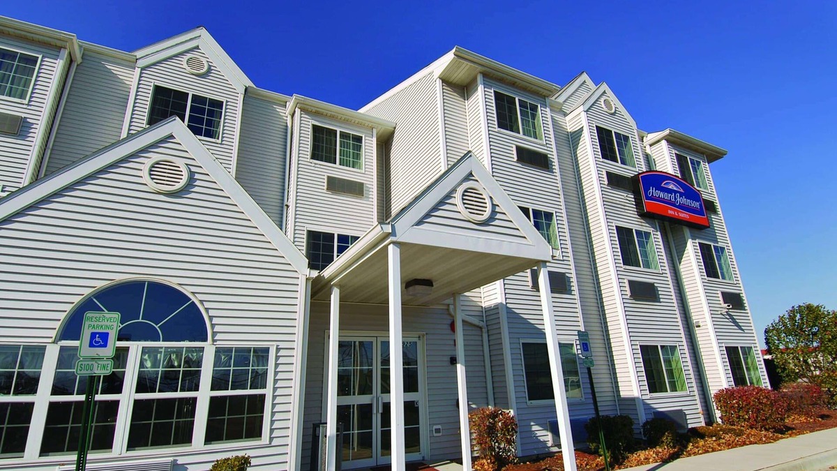 Elk Grove Village Hotel | Red Lion Inn & Suites Elk Grove Village