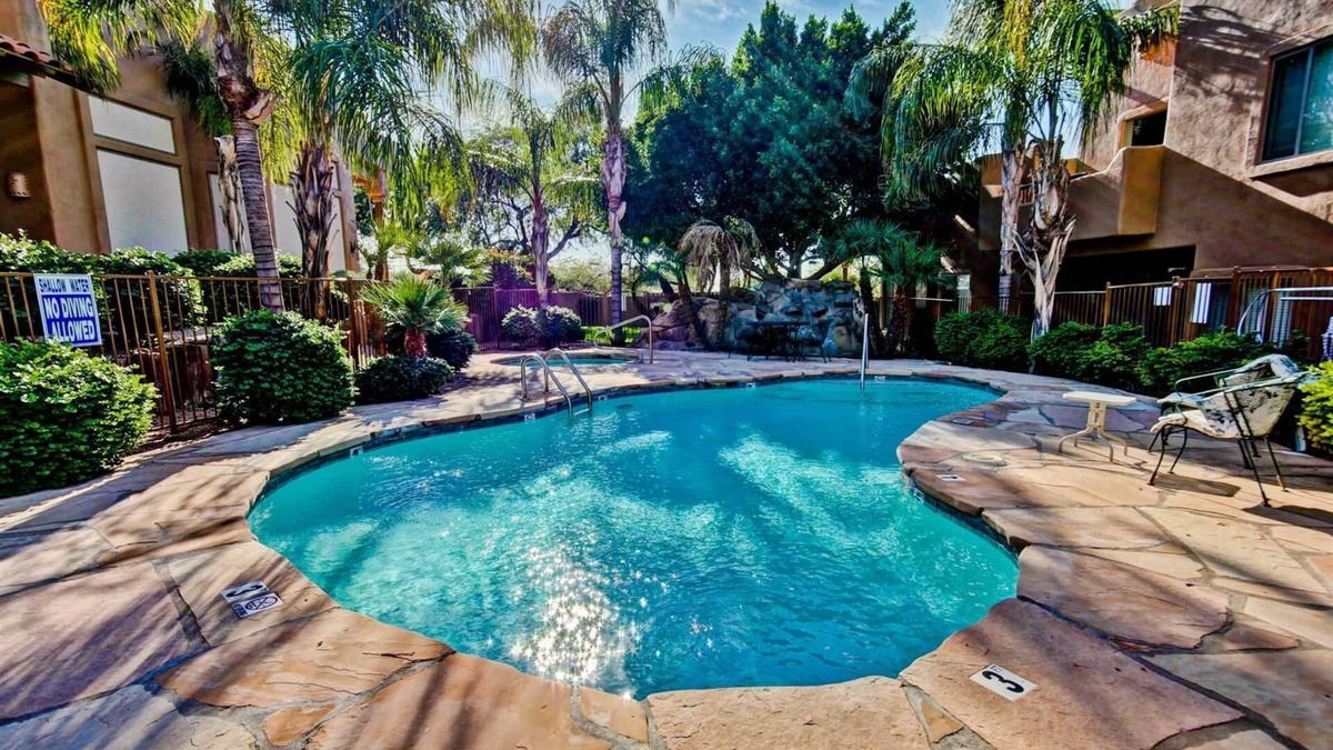 Red Mountain Ranch House | Red Mountain Ranch Country Club Gated Community 2 Kings 1 Queen