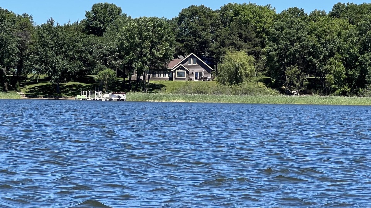 Avon Cottage | Red Oak Cottage on Pine Lake. 2.2 acres. 200' lakeshore. Sun & Snow.