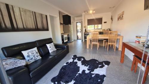 Port Pirie South Apartment | Red Ochre - Large Apartment with Private Courtyard