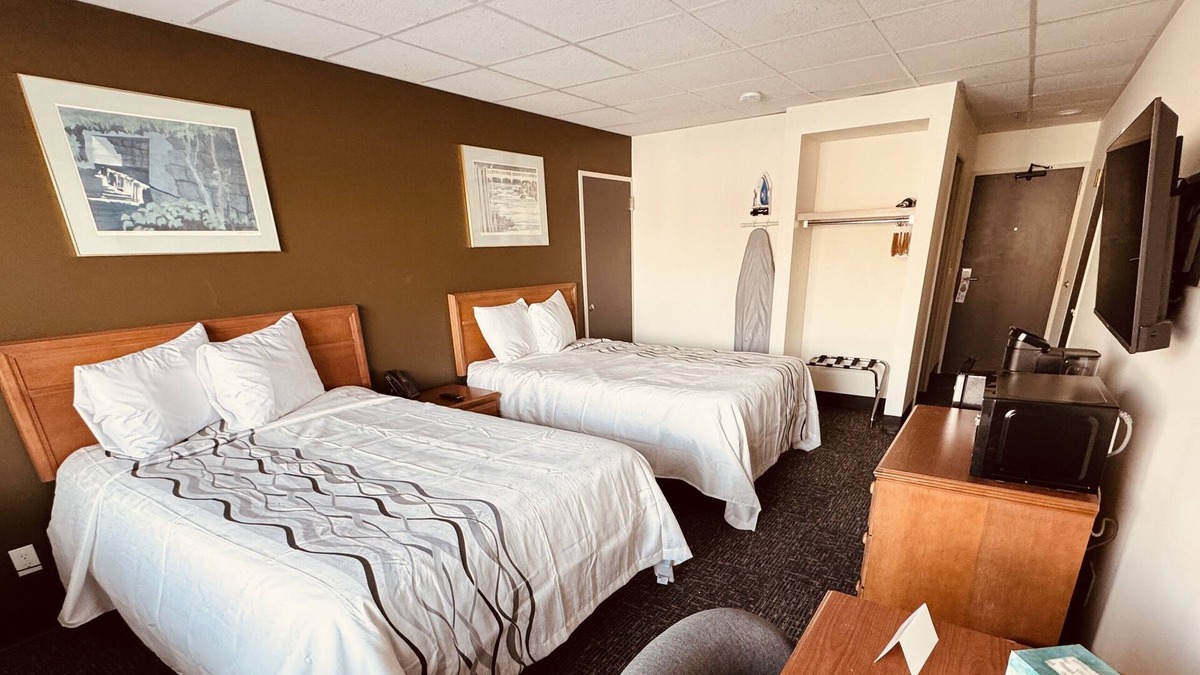 Hibbing Hotel | Red Rock Hotel & Suites