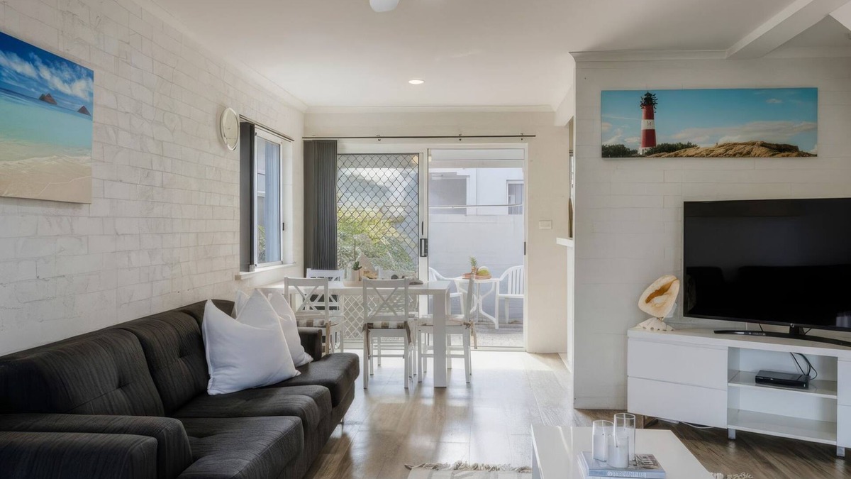 Yamba Apartment | Red Rock | Townhouse in Town