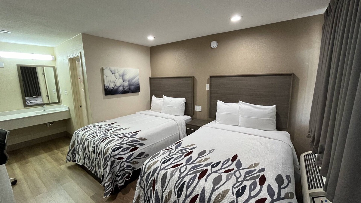 Haltom City Hotel | Red Roof Inn Haltom City