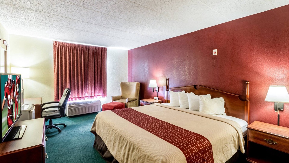 Morehead Hotel | Red Roof Inn Morehead