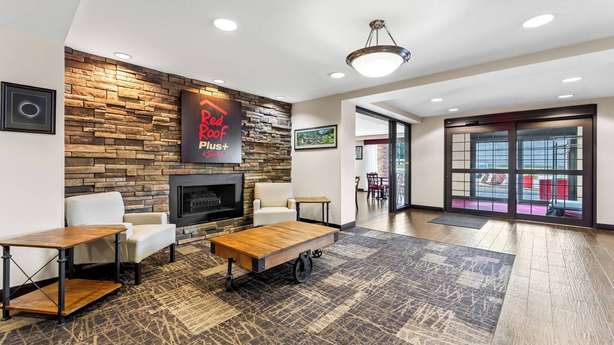 Whippleville Hotel | Red Roof Inn PLUS+ & Suites Malone