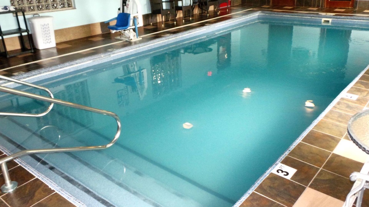 Melvindale Hotel | Red Roof Inn & Suites Detroit-Melvindale/Dearborn