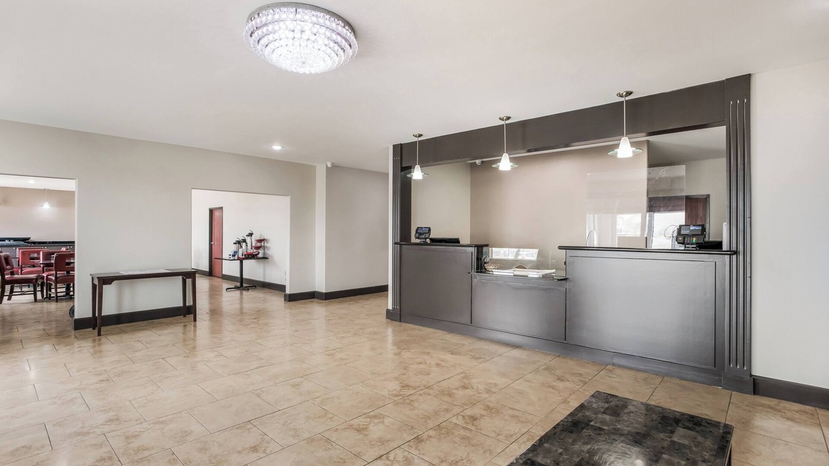 Lake Charles Hotel | Red Roof Inn & Suites Lake Charles