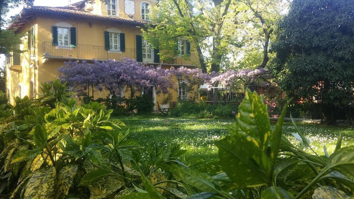 Piossasco Bed & Breakfast | Red Room at Villa Mirano Bed and BreakFast Piossasco - Turin - Piedmont
