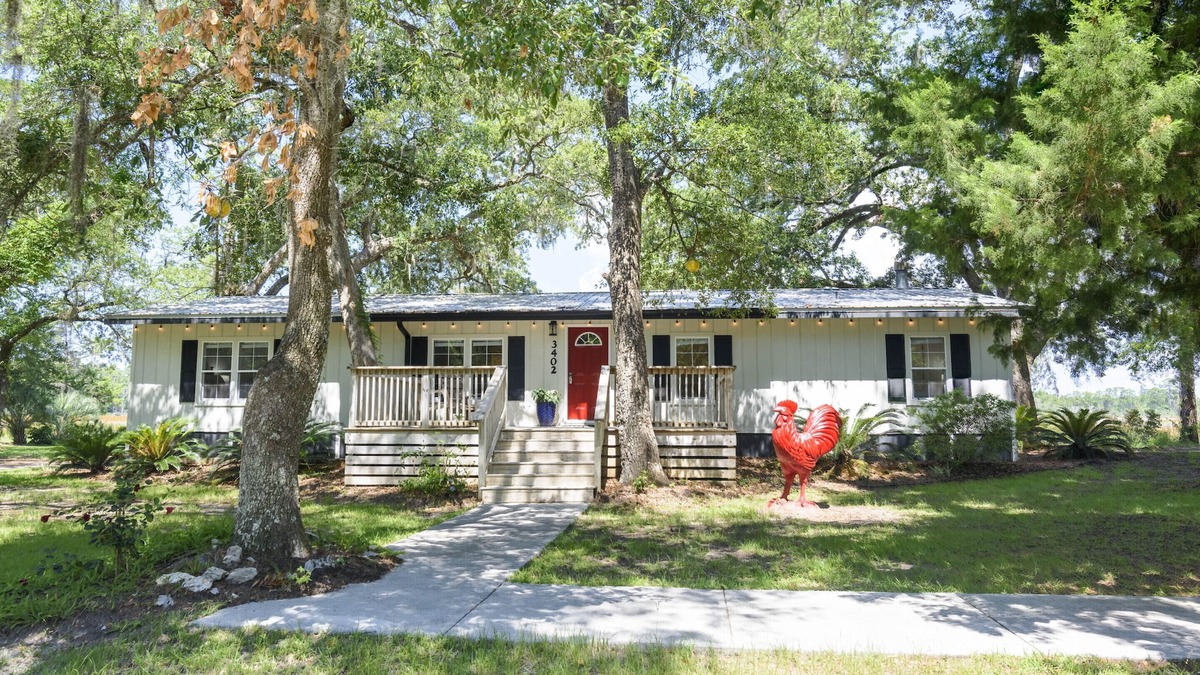 Freeport House | Red Rooster Cottage, Freeport