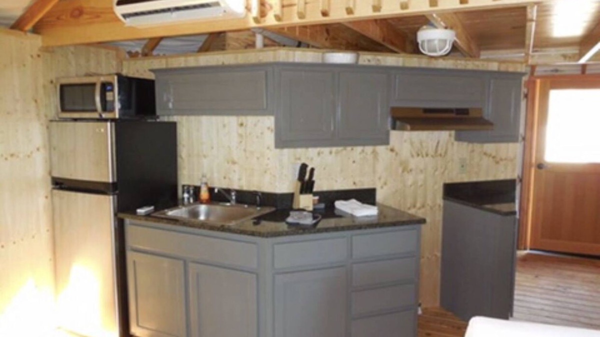 Alpine Bay Cottage | Red Yurt in Clear Creek Cove RV Resort sleeps 6 Logan Martin Lake