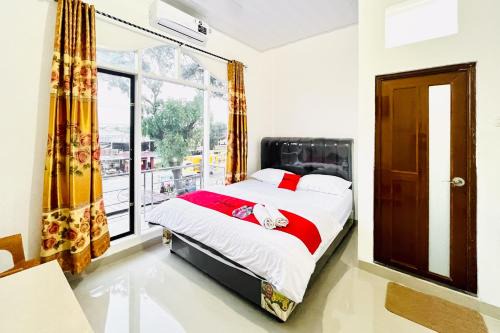 Pematangsiantar Hotel | RedDoorz at Orien Guesthouse Pematang Siantar