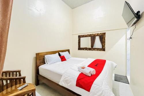 Merek Hotel | RedDoorz @ Gunari Guest House Merek Karo
