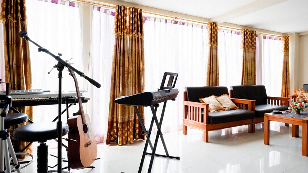 Majene Hotel | RedDoorz @ Hotel Grand Aulia Majene
