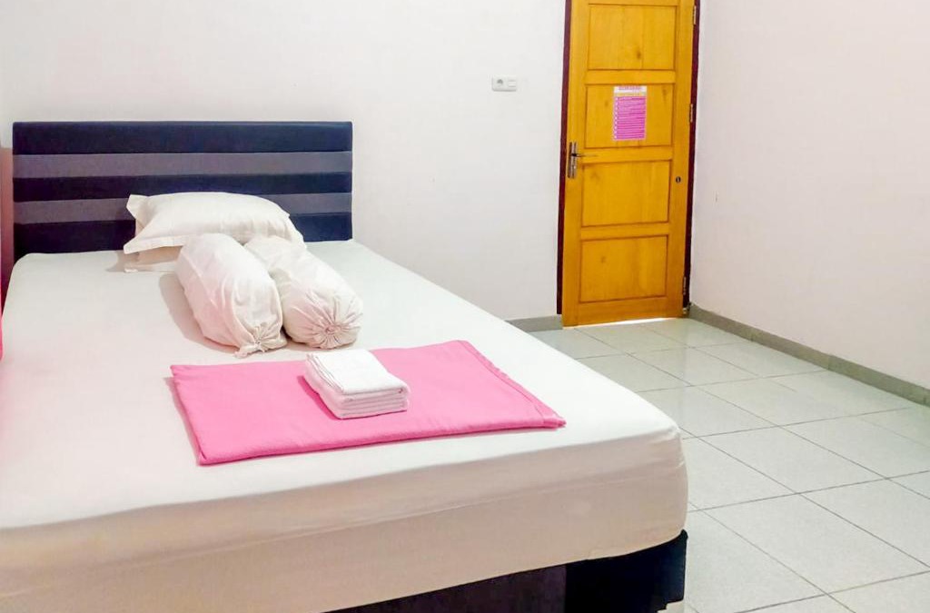 Poso Hotel | RedDoorz @ Makarios Hotel Poso