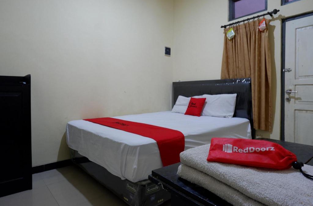 Tegal House | RedDoorz near GOR Wisanggeni