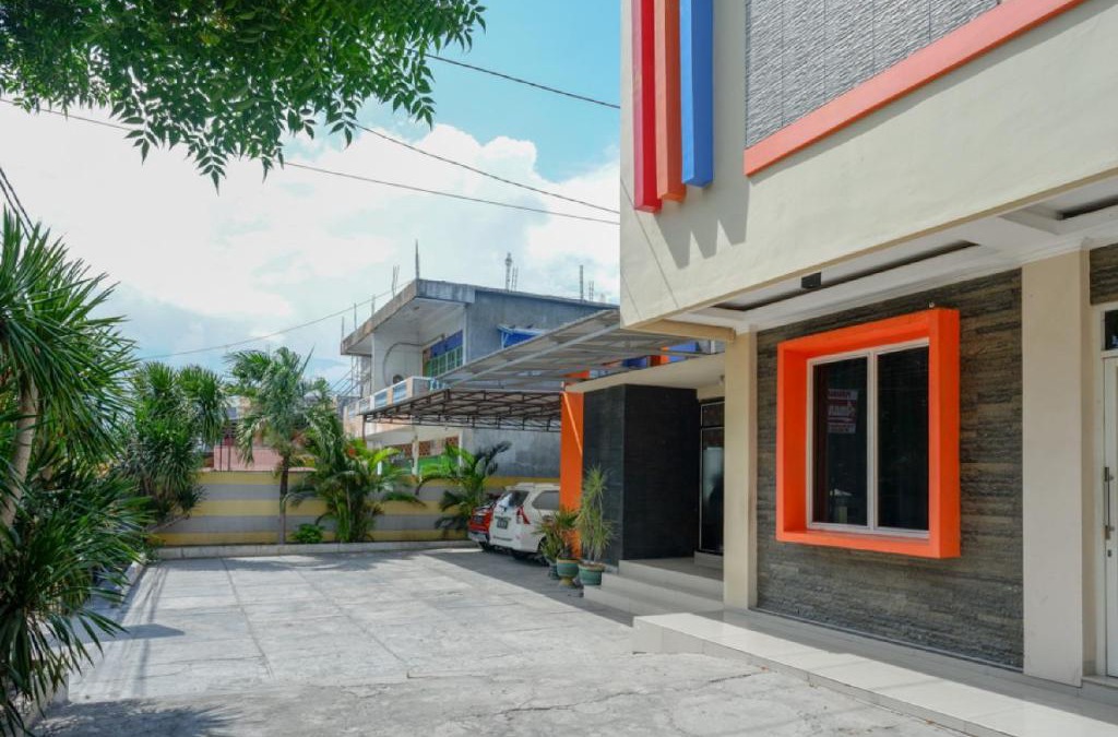 Palu House | RedDoorz near Millenium Waterpark Palu
