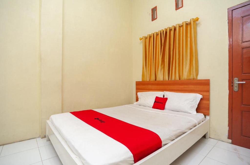 Gedongtataan Hotel | RedDoorz near Universitas Muhammadiyah Pringsewu