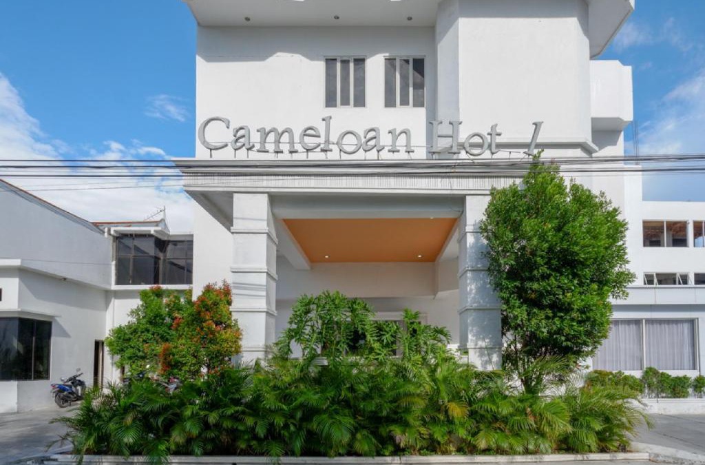Palu Hotel | RedDoorz Plus @ Cameloan Hotel Palu
