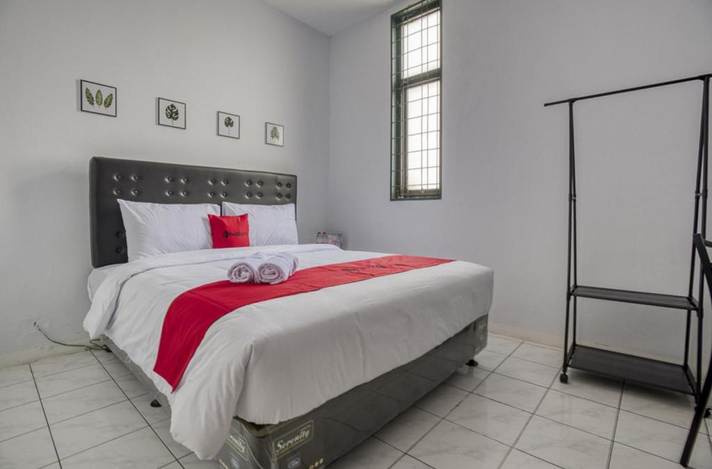 Chinatown House | RedDoorz Plus near Jakarta Kota Station