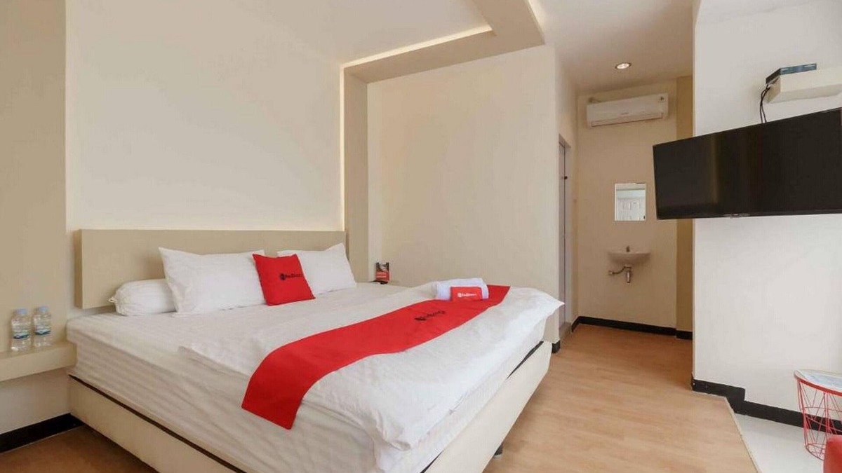 Medan House | RedDoorz Plus near Millenium ICT Centre Medan 2