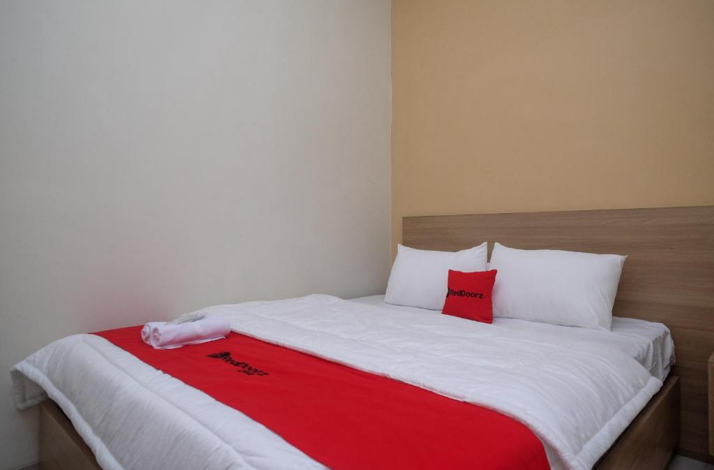 Surakarta Hotel | RedDoorz Plus near UMS Solo 2