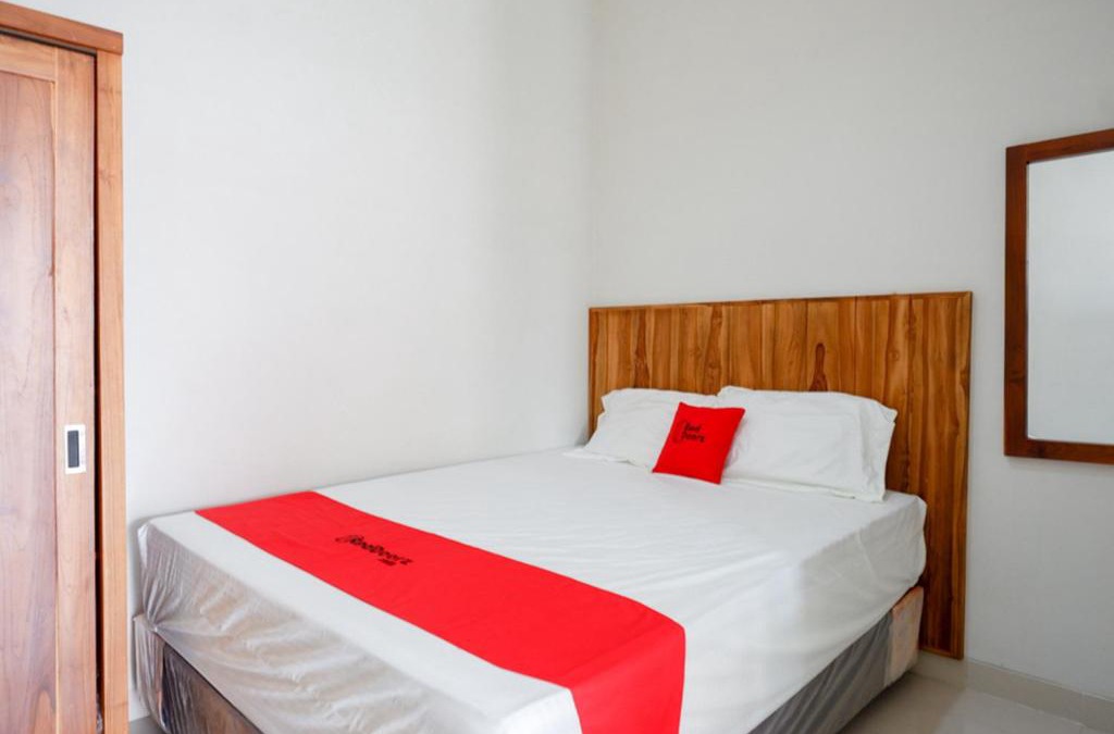 Tegal House | RedDoorz Plus Syariah near Stasiun Tegal 2