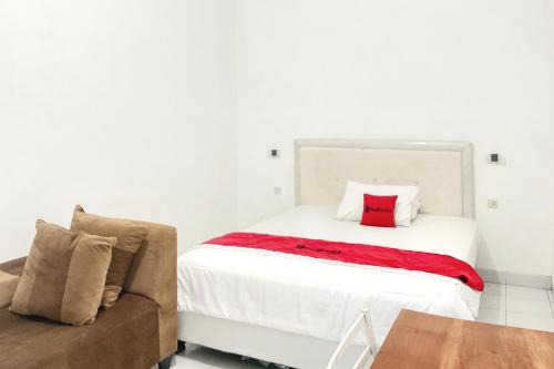 Rajabasa Hotel | RedDoorz Syariah at Aziziah Homestay Lampung