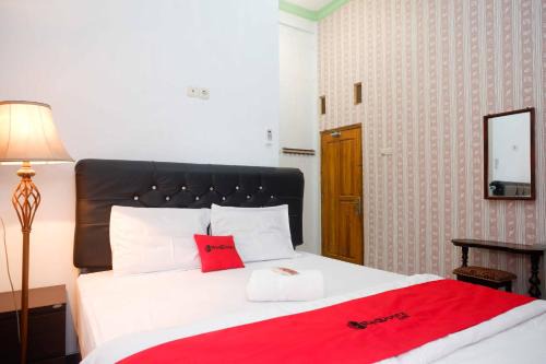 Tegal Hotel | RedDoorz Syariah near RS Mitra Siaga