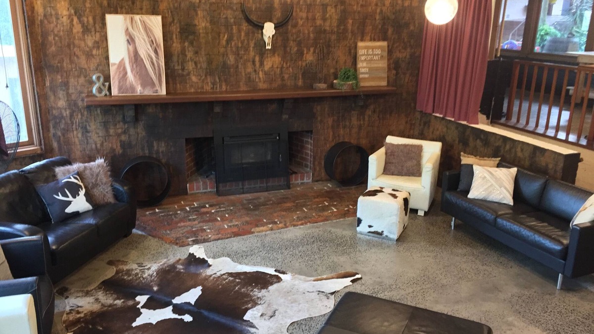 Seville House | REDLANDS SEVILLE- GIRRAWEEN - The Meeting place.