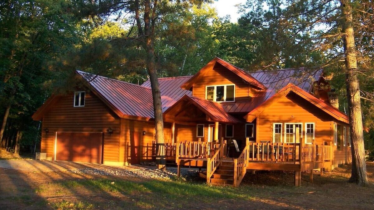 Land O Lakes House | Redpebble, a spacious upscale but classic vacation home on a crystal clear lake!