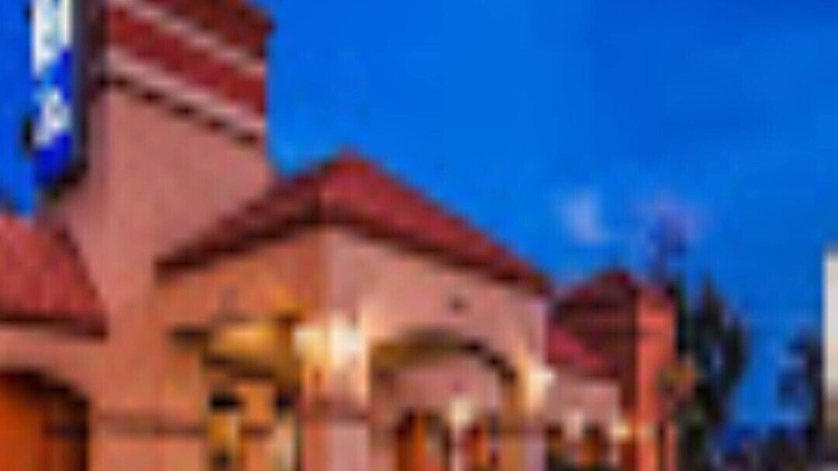Wildflower Ranch House | REDS AND INDIAN'S STADIUM WITHIN 2 MILES