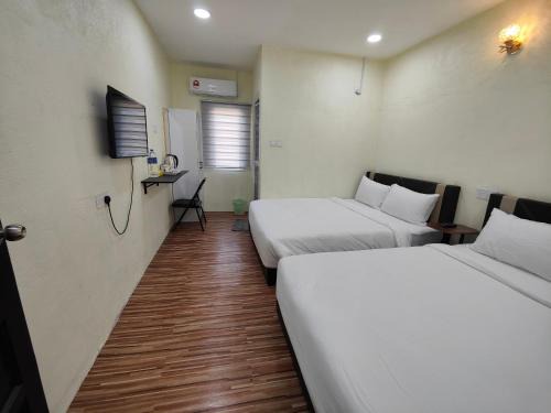 Kampung Penarik House | Reds Roomstay Pantai Penarik 3