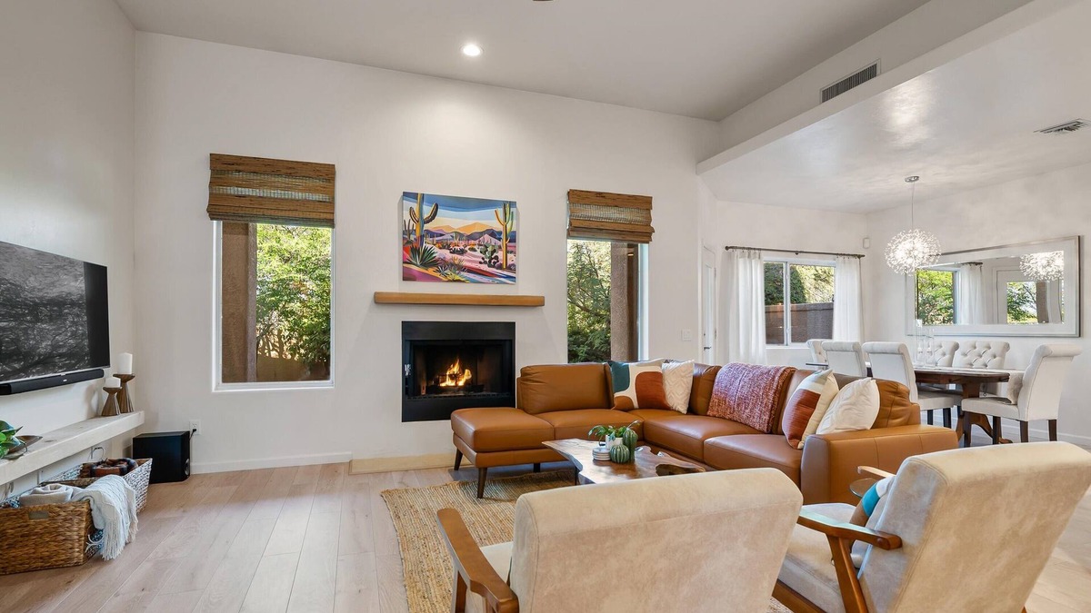 Vistoso Hills House | REDUCED 1st SEASON! Gated Modern Home, Heated Pool & Spa. Conveniently Located