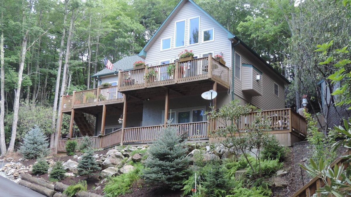 Beech Mountain Cabin | Reduced%30+daysBchMTN/2BR/2BthClean/Comfort/sleeps5/Wifi/Cable/2mi2rsrt🧑‍🎄⛷️🦃