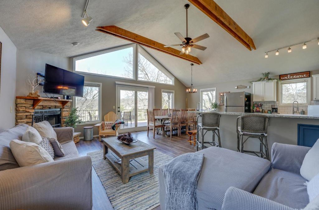 Kimberling City House | Reeds Spring Retreat with Lakeview Deck and Grill