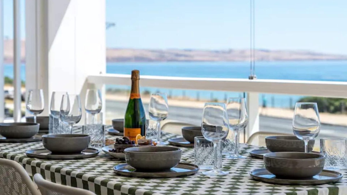 Aldinga Beach House | Reef House - Luxury Beachfront - Near Wineries