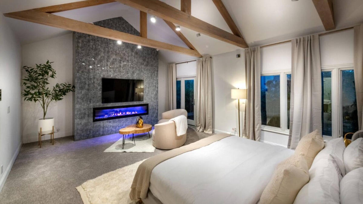 Silver Strand House | Reef Mall