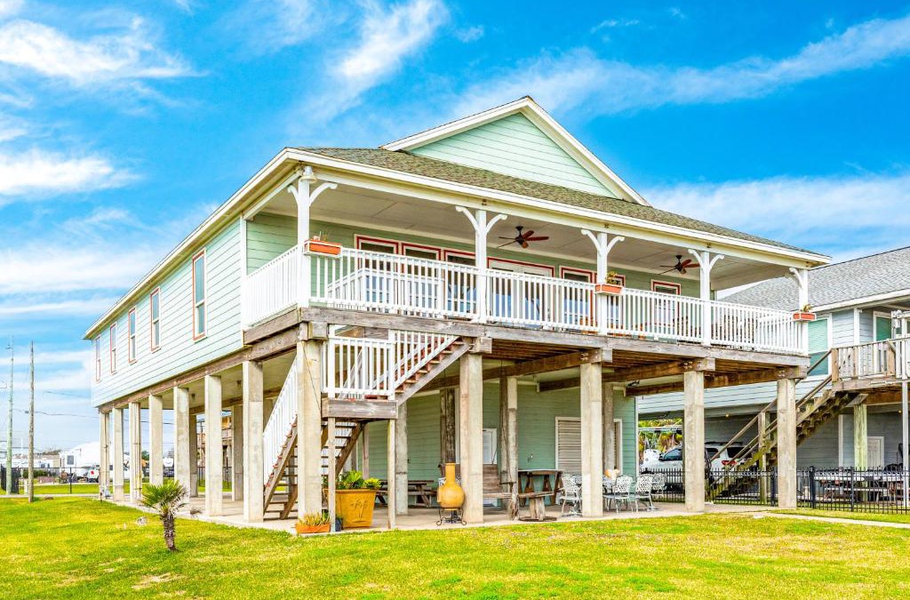 Dickinson House | Reel Paradise