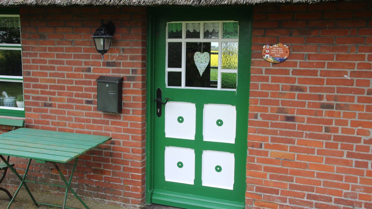 Hillgroven House | Reetdachhaus ancient and modern well combined Pets Allowed, large garden