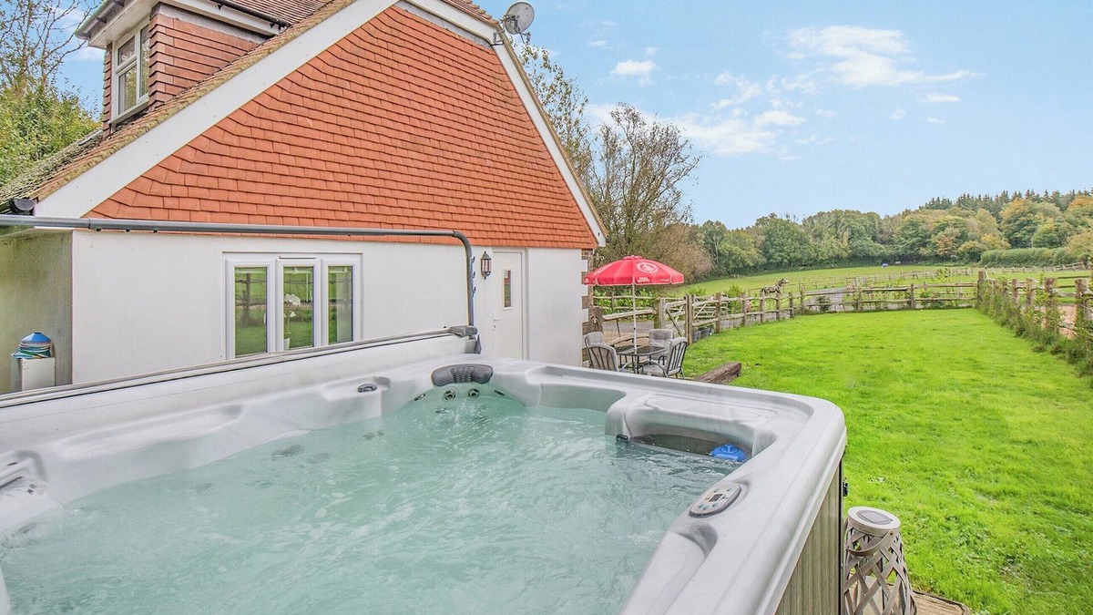 Battle Cottage | Reeves Place - UK48165