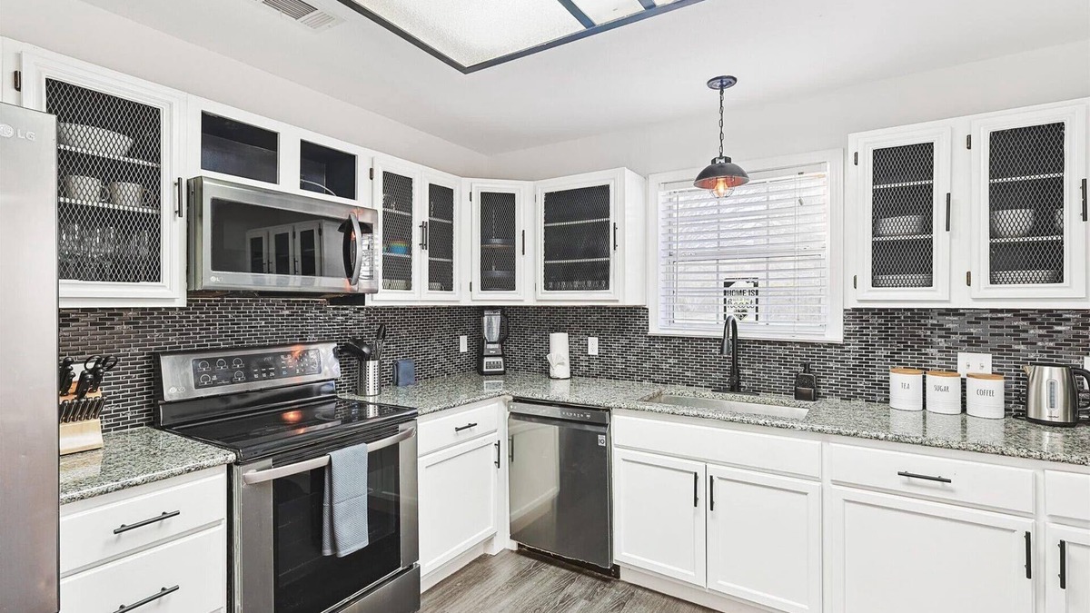 Mesquite House | Refined 5BR-3Bath Lux Home with Pool in Mesquite