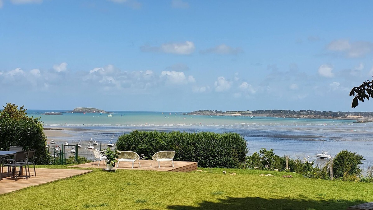 Saint-Jacut-de-la-Mer Villa | Refined cottage,breathtaking sea views, sleeping up to 15 guests